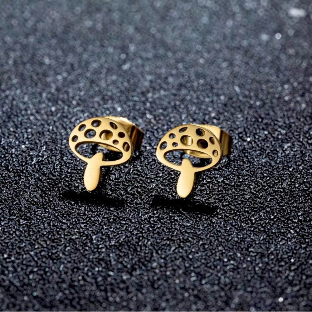 NEW Dainty Mushroom stud Earrings color Gold - Boutique